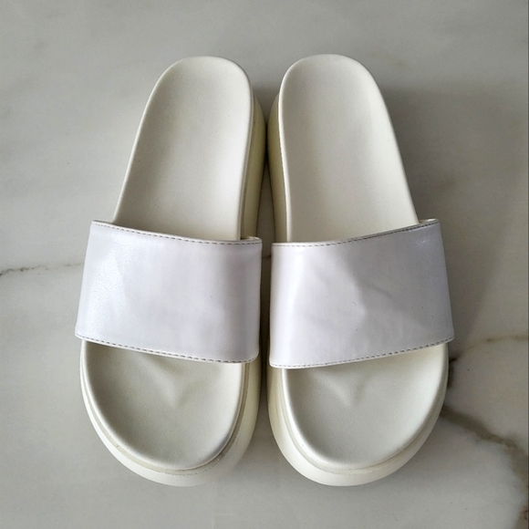 SHEIN, white faux leather wedge sandals Size 8 or EU39 - Picture 2 of 7